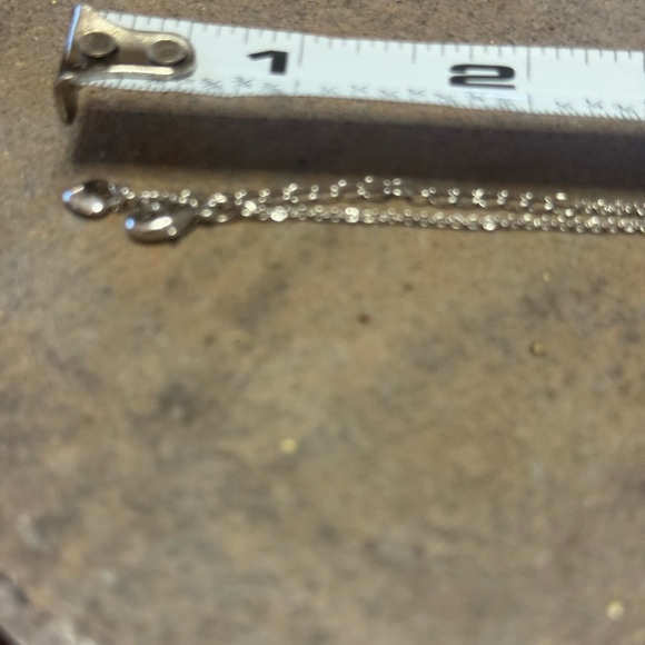 NWOT Silver Tone Key Pendant Necklace With Rhinestone Accents - Picture 5 of 6